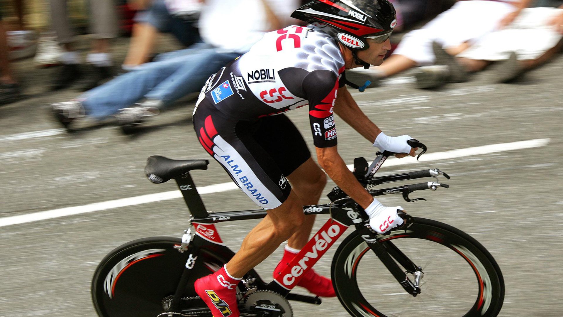 国王掀翻魔术暗夜加冕！小贾伦·杰克逊制胜攻防，上演内线霸权秀