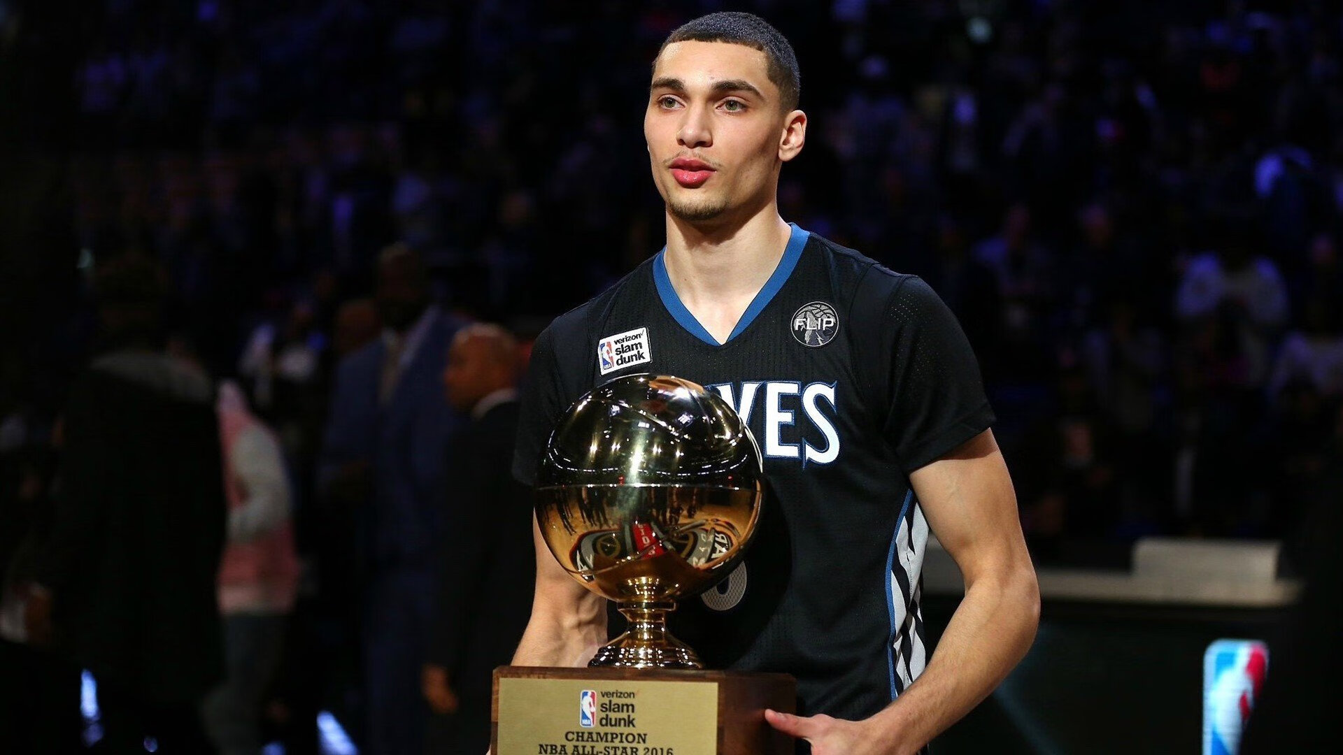 开云平台-字母哥数据全面爆炸创纪录，马刺生死战力克尼克斯显韧性—NBA赛场上的激情与悬念